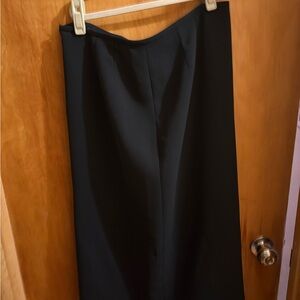 Jones Studio Classic Black Pencil Skirt